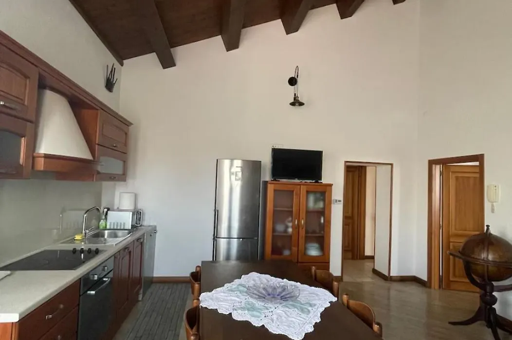 B&B Maria Appartamento Con Stanza Matrimoniale E Soggiorno Vicino Alla Fiera 2-1