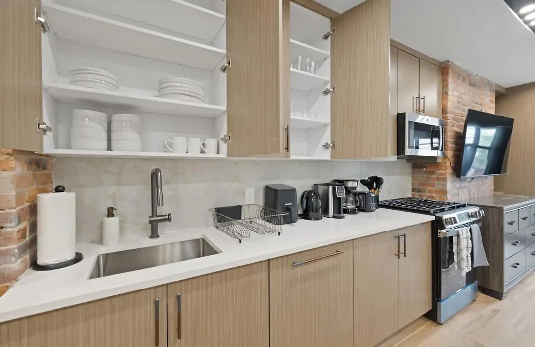 Luxury And Trendy 3Br 2Ba Apt Only 20 Minutes To New York-1