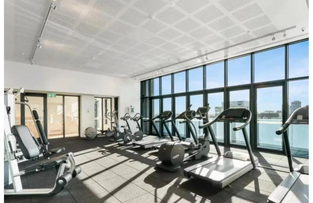 3 Bedroom Cbd Apartment With Pool, Gym & Spa With Gorgeous City Views-1