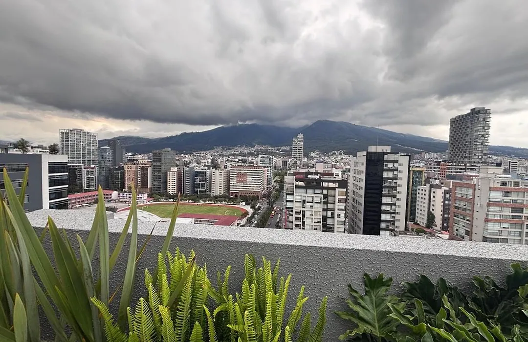 Suite Exclusiva, Piscina, Sauna, Turco, Jacuzzi En Area Comercial De Quito-1
