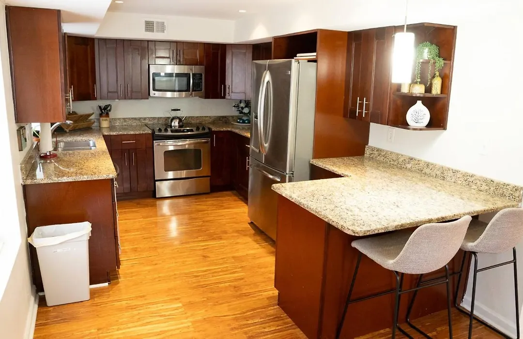Cozy Midtown Garden Apartment | Walk The Beltline.-1