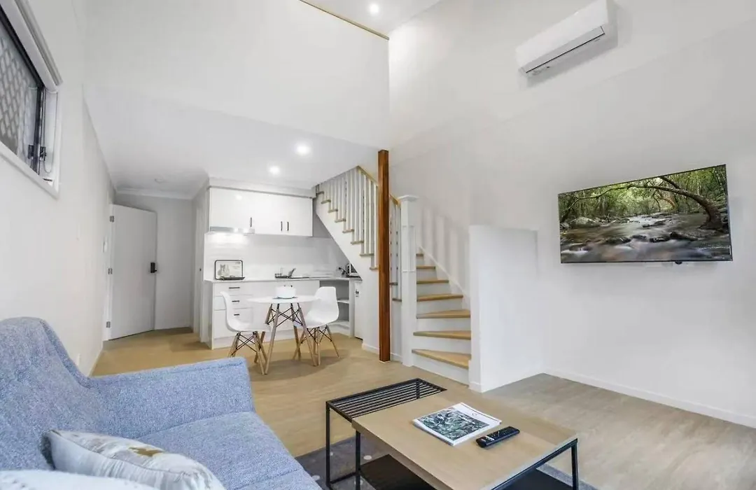 Cozy Sunnybank Base - Unit 3 | Near Shops & Eats-1