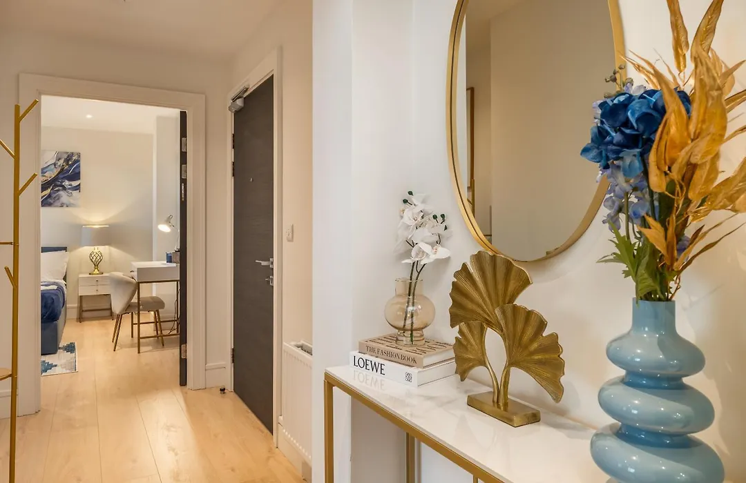 Modern Apartment Cinema, Gym & Games Access-1