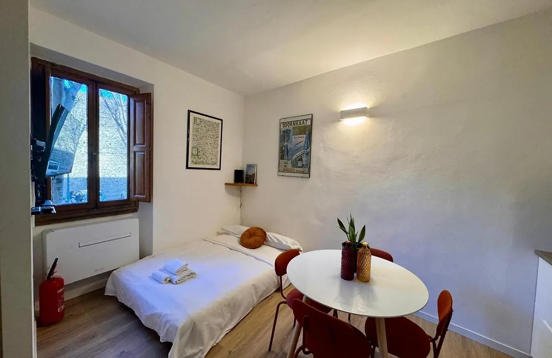 Arno Charm Stay - San Frediano - Florence Italy-1
