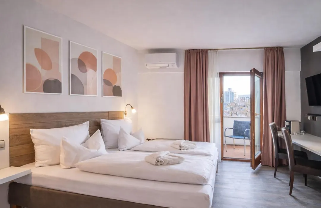 Luna Inn Stuttgart City-1