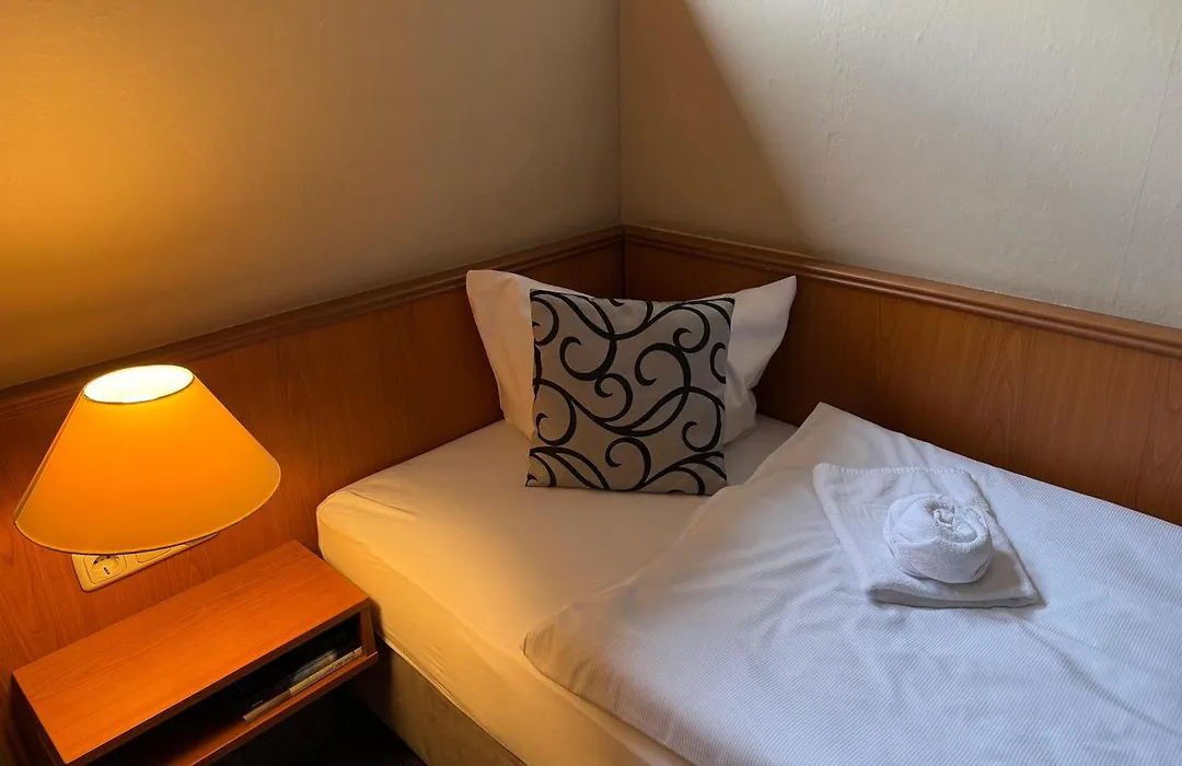 Hotel Zum Kanzler-1