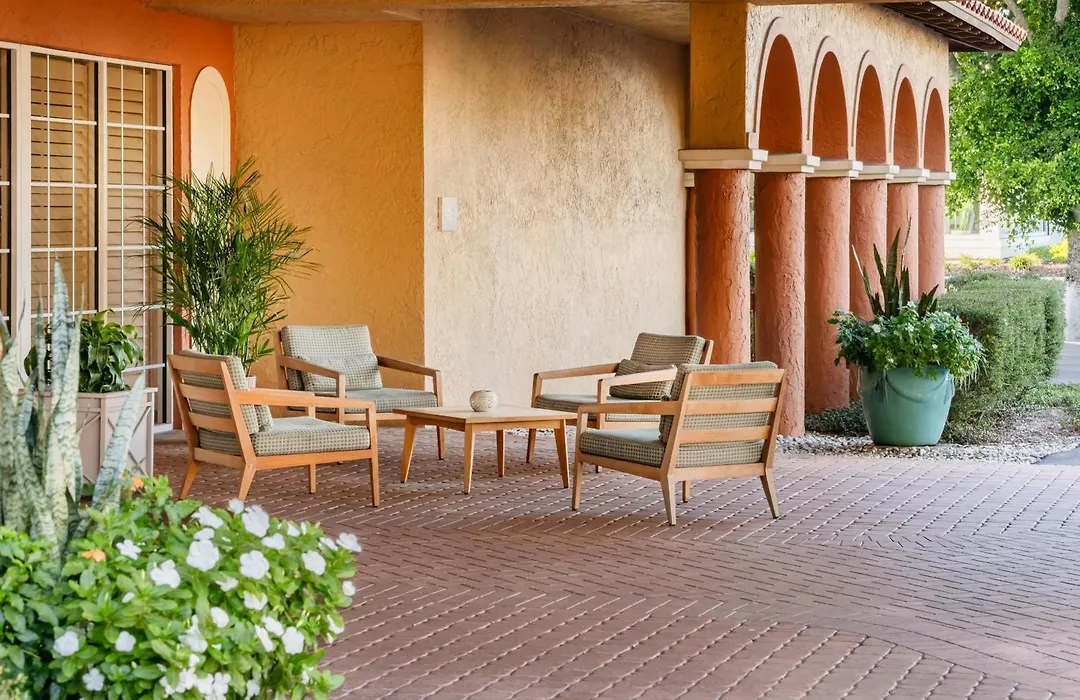 Inn Of Naples, Tapestry Collection By Hilton-1