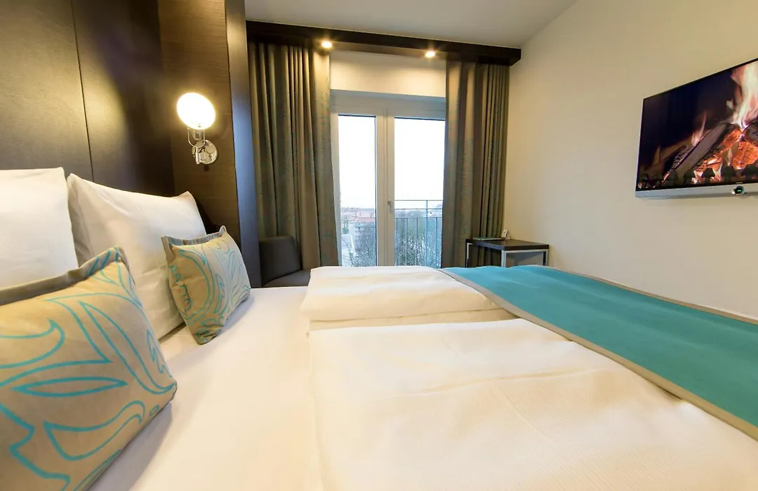 Motel One München-Olympia Gate-1