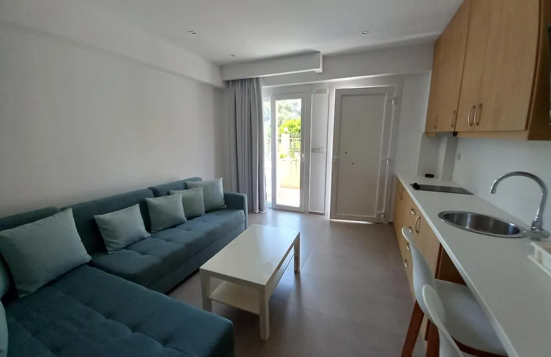 Emerald Luxury Living-1