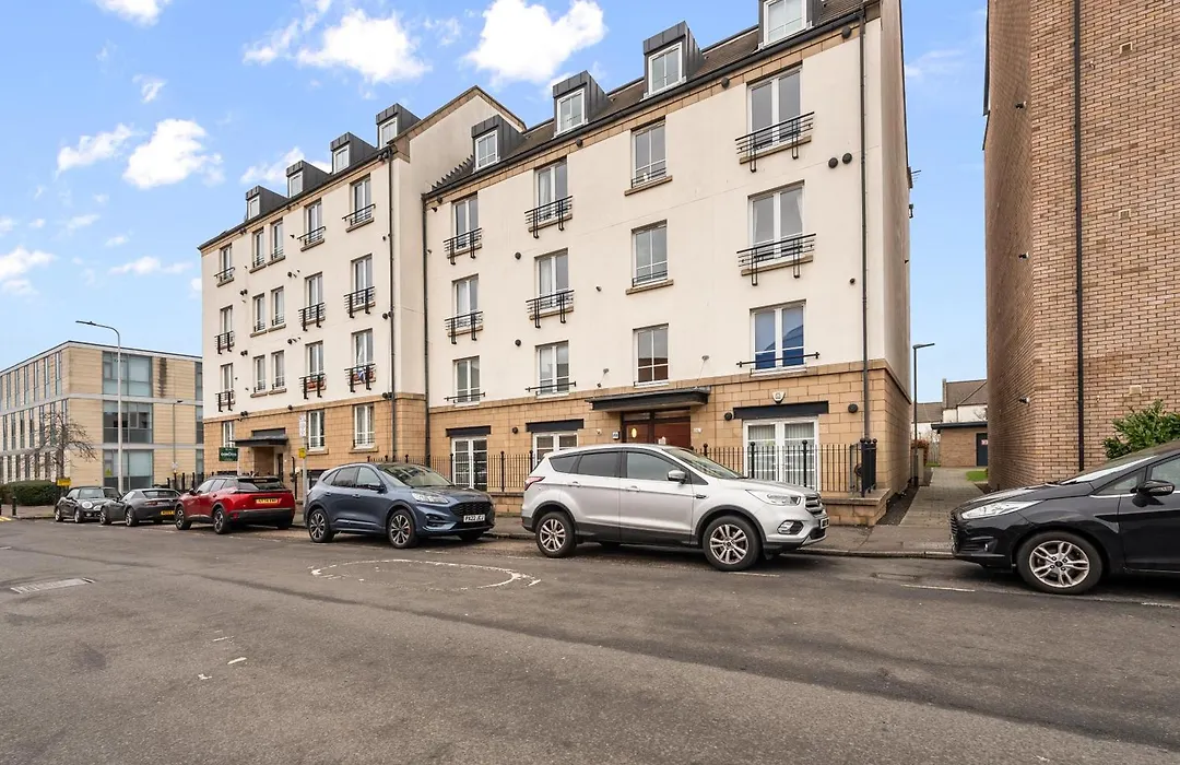 Charming 2 Bedroom Apartment - Edinburgh-1