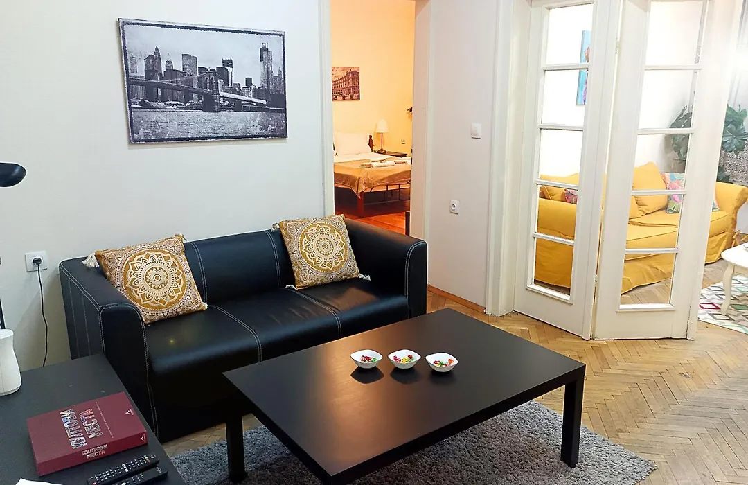 Big & Cozy Central Apartment-1