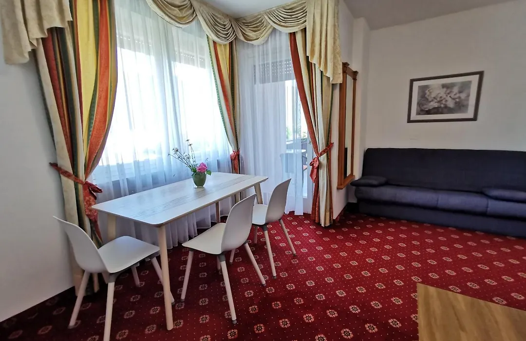 Hotel Burgleitenhof-1