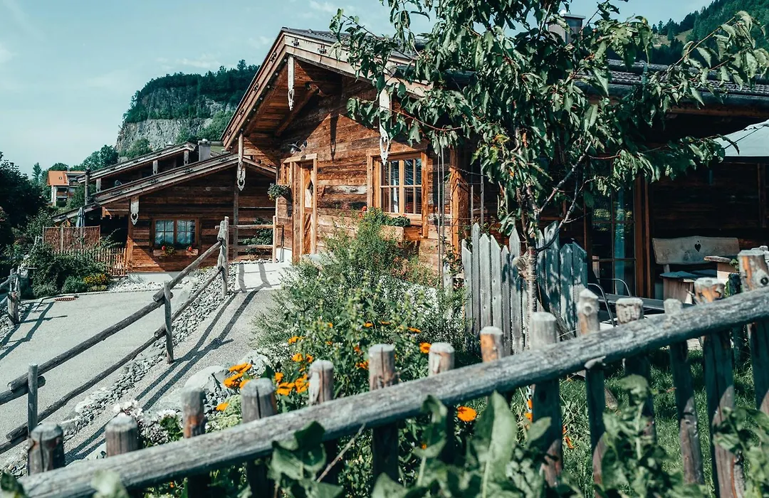 Alpzitt-Chalets-1