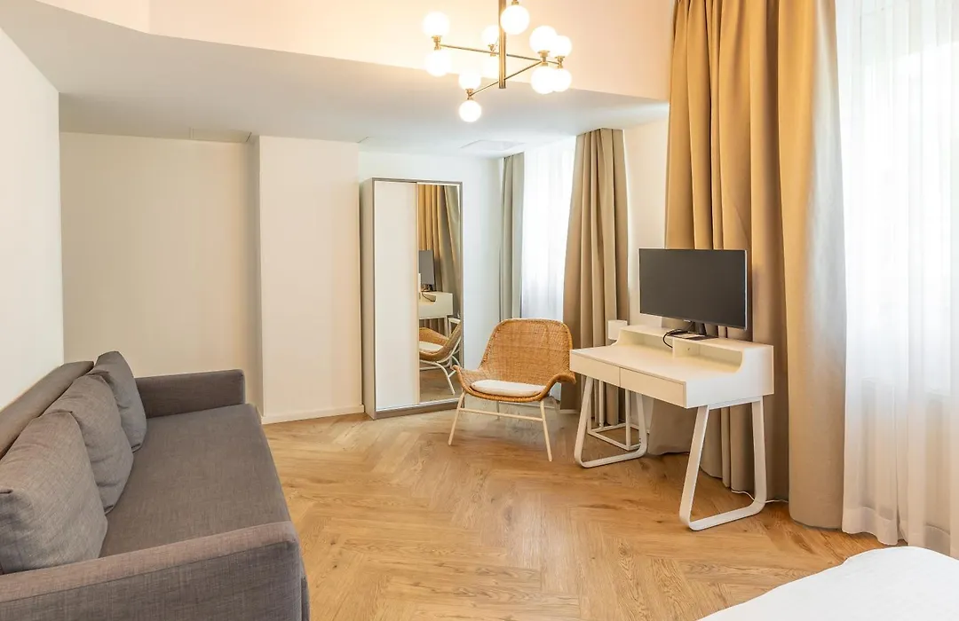 Midi Inn Parkhotel Mitte-1