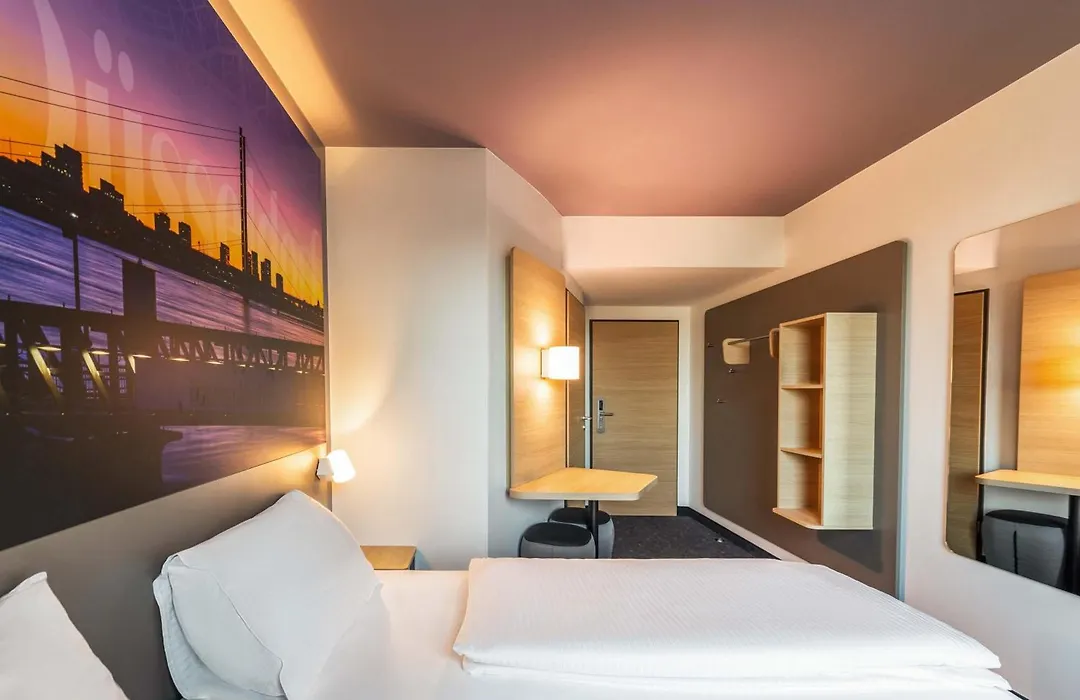 B&B Hotel Düsseldorf-City-1