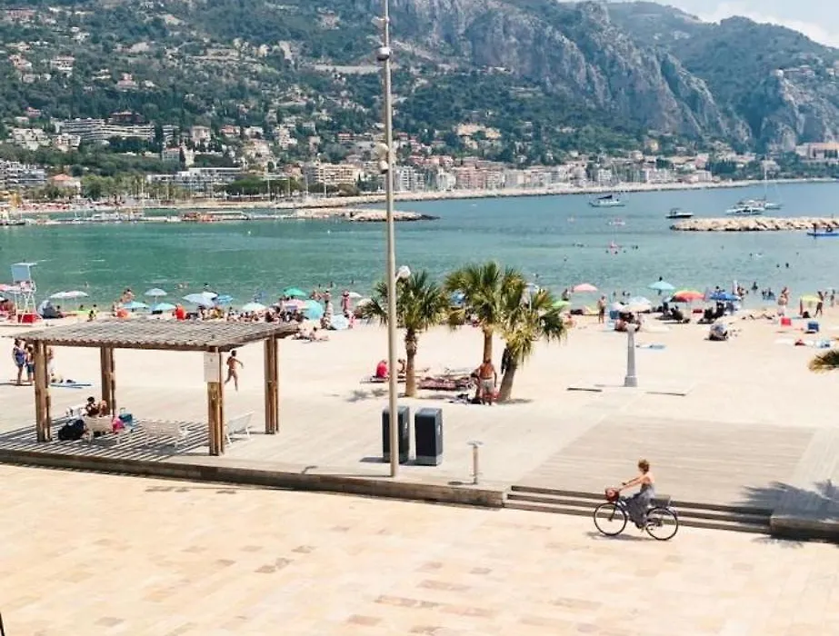 Les Nereides Bord De Mer Calme Lumineux Parking-1