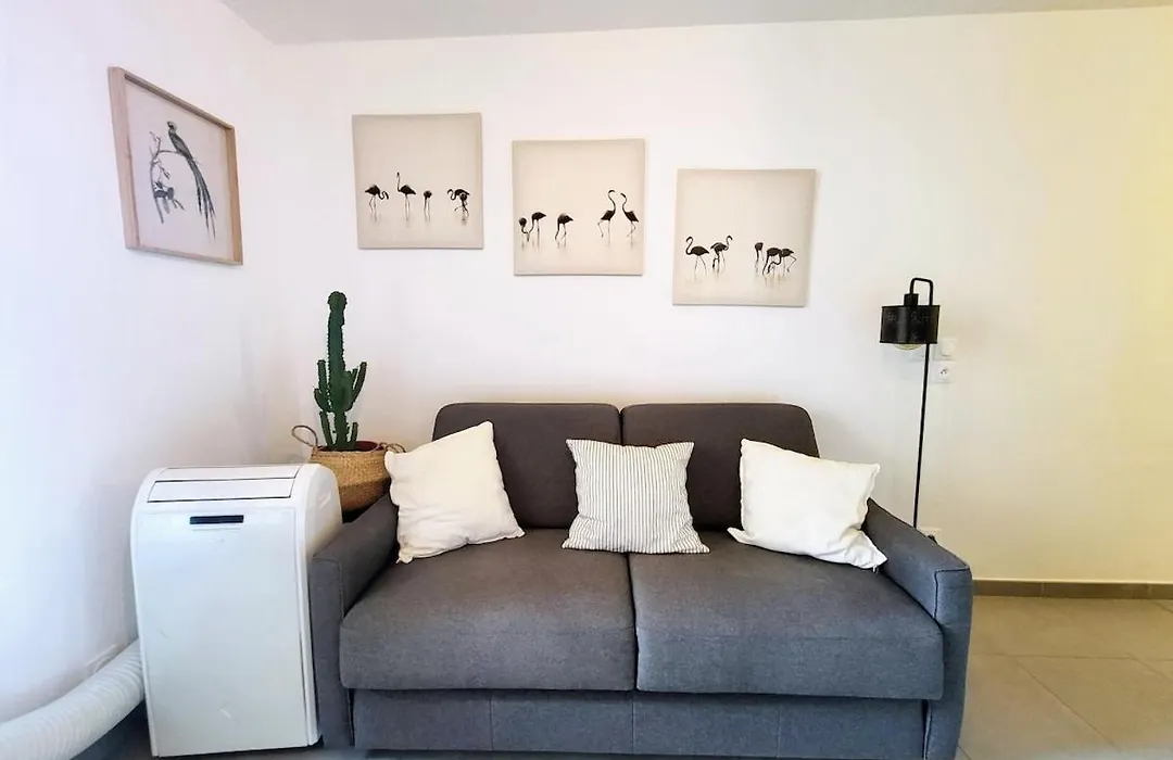 Wehost - Studio Flamingo-1