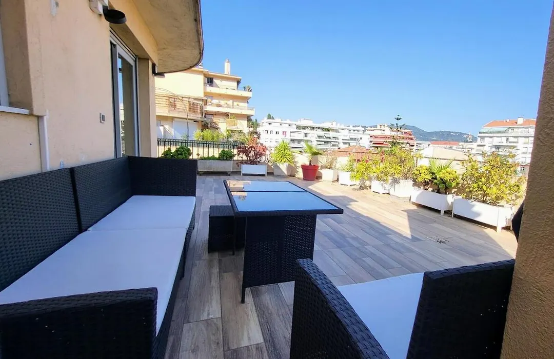 Bail Mobilite - "Rooftop Cote Sud" 70M² - Apt 38M²-1