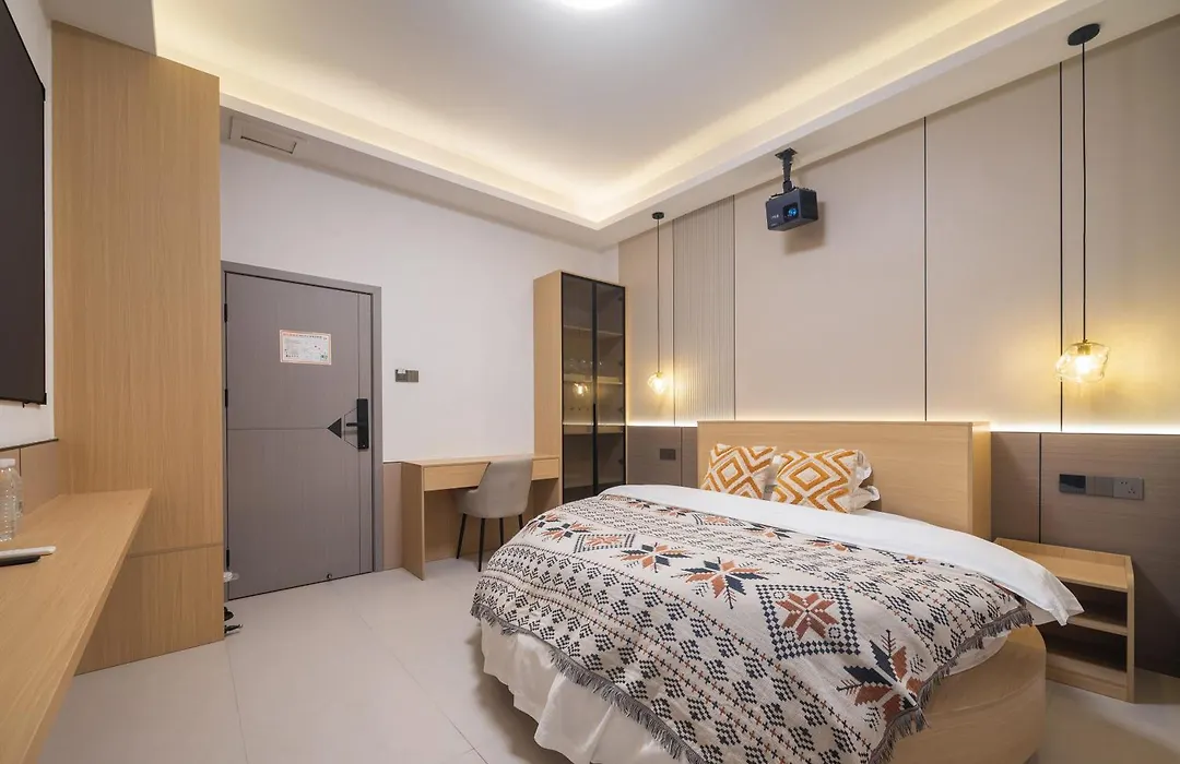 Mr Hu Homestay-1