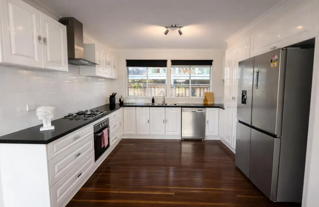 2Br Chic Urban Escape In Norman Park Near Bne With Parking-1