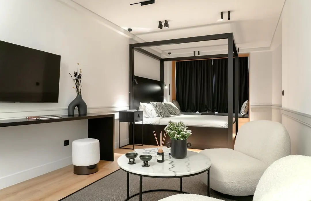 Black Apartment - Luxury Suite-1