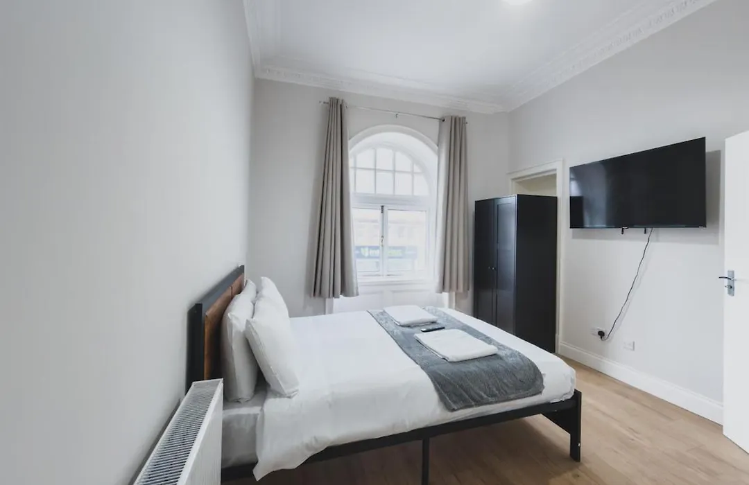 O2 Spacious Hideaway-1