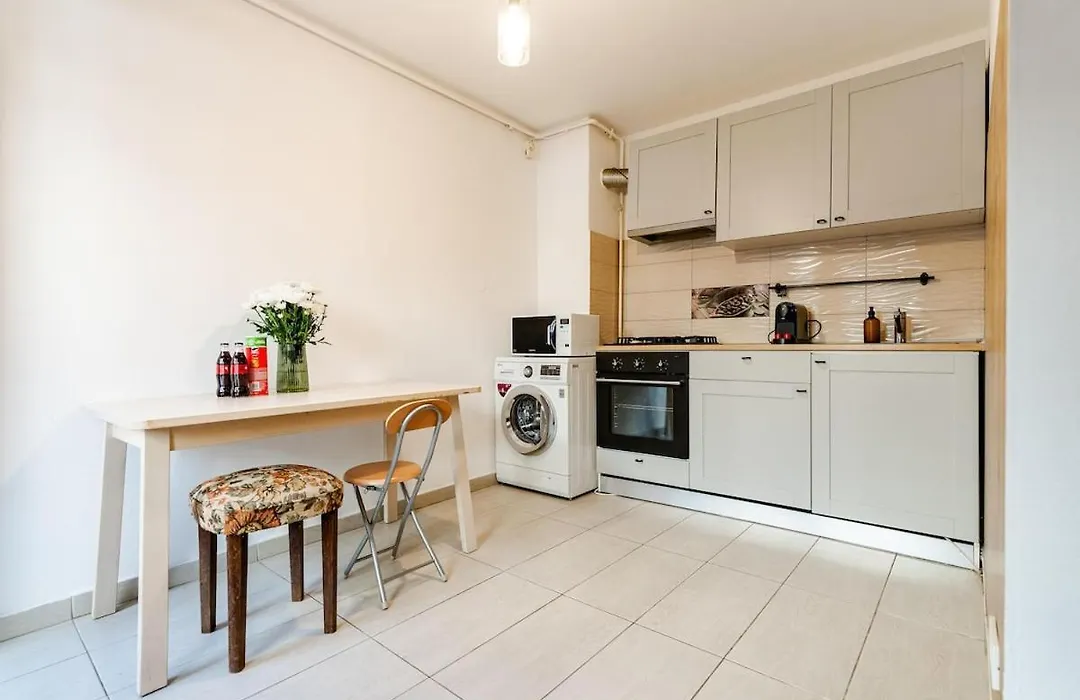 Downtown Homey Duplex With Private Yard-1