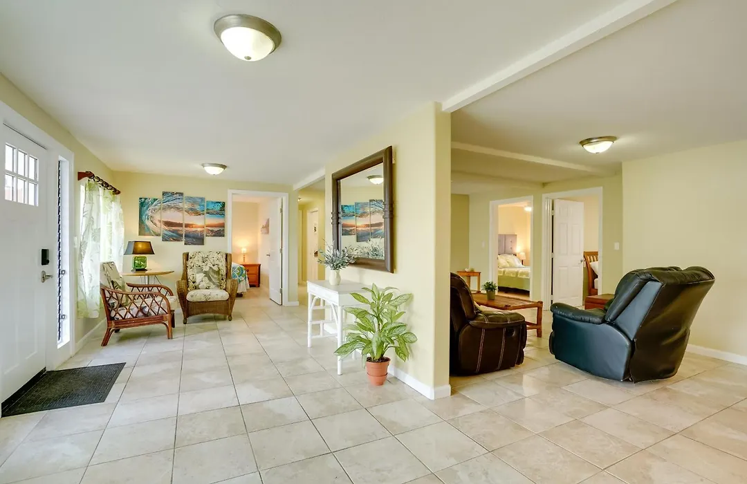 7 Mi To Waikiki: Airy Retreat Near Shops & Eats!-1