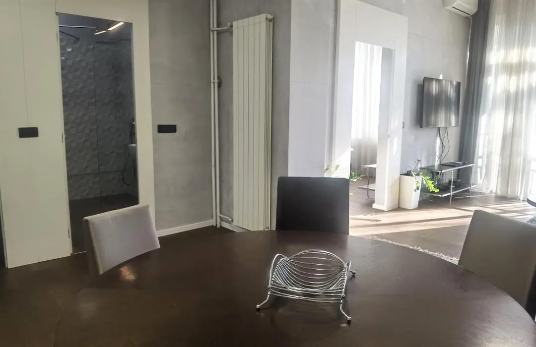 Brand New 3Br Apartment Prime Location And Free Parking-1