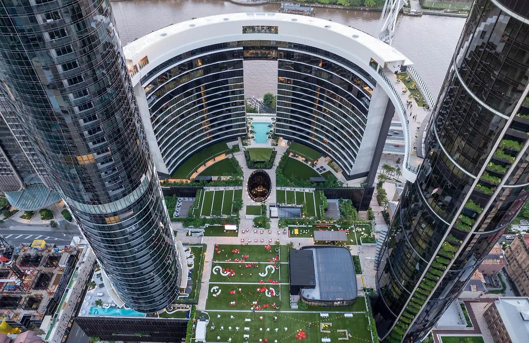 Crown'S Jewel - Lv 53 Riverview Luxe Apt On Qwr-1