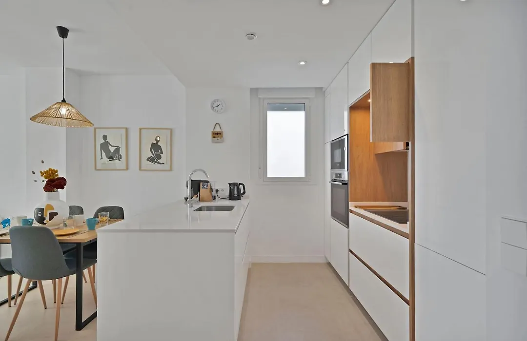 Apartment With Terrace, Parking, Pool And A C - Horus 1-1