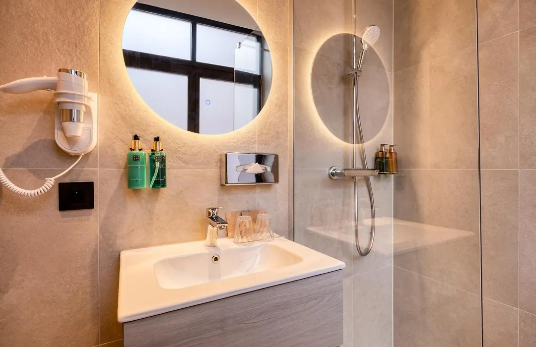 Alma Grand Place Hotel-1