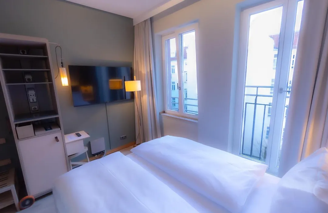 Hotel Bleibtreu Berlin by Golden Tulip-1