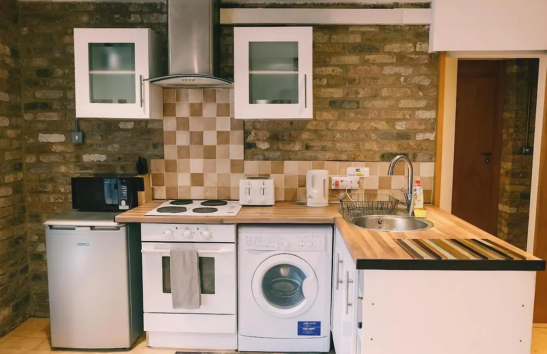 Stylish Studio Flat In Fullwoods Mews, London-1