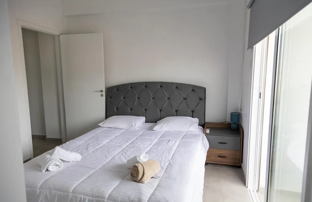 Modern City Stay - Renovated Apartment Near Finikoudes Beach-1