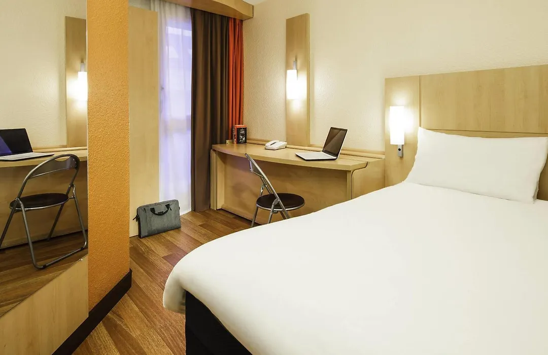 Ibis Versailles Chateau-1
