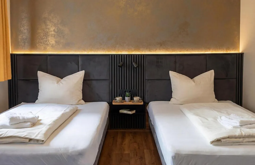 Wali'S Hotel-1