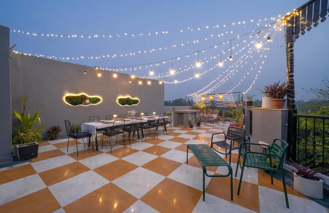 LetsBunk Poshtel&Suites-1