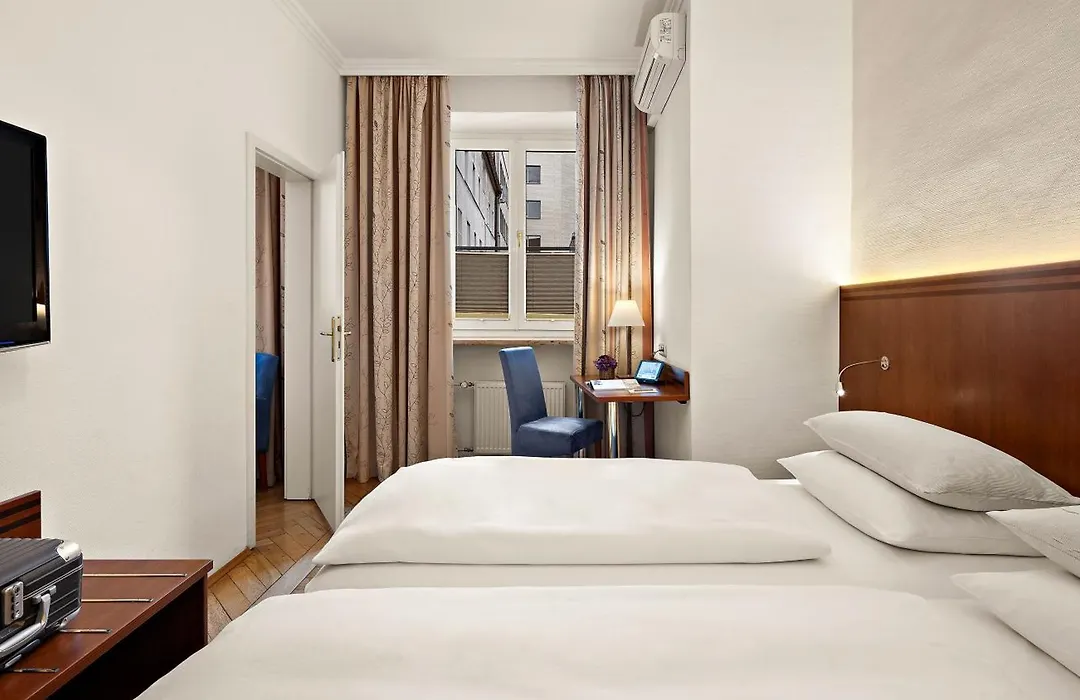 Alpen Hotel München-1