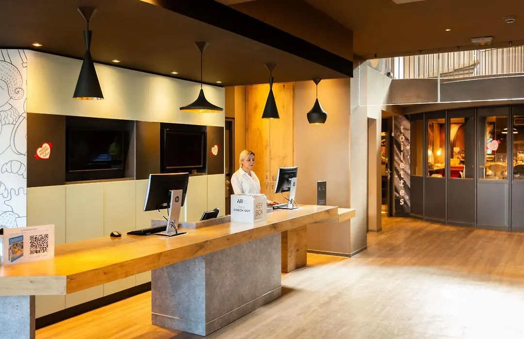 Ibis Strasbourg Centre Gare-1