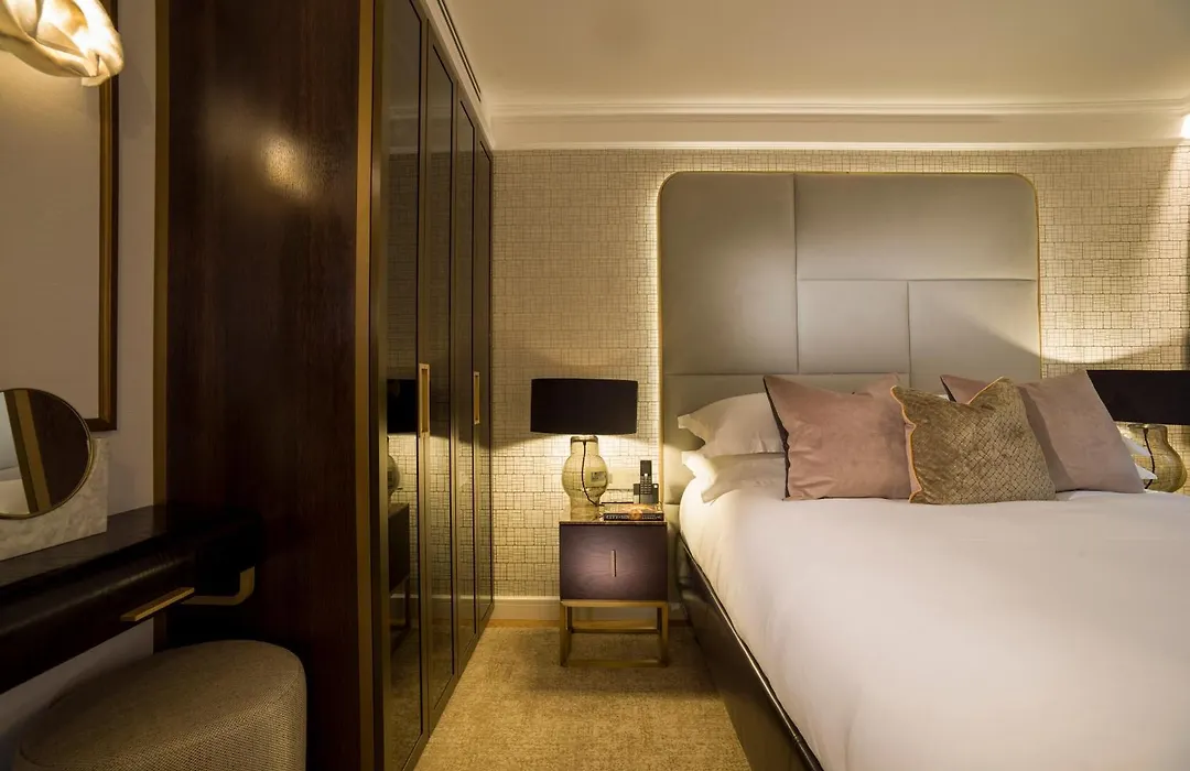 The Guardsman Hotel-1