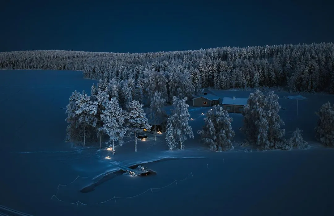 Lakeside Holiday Home-1