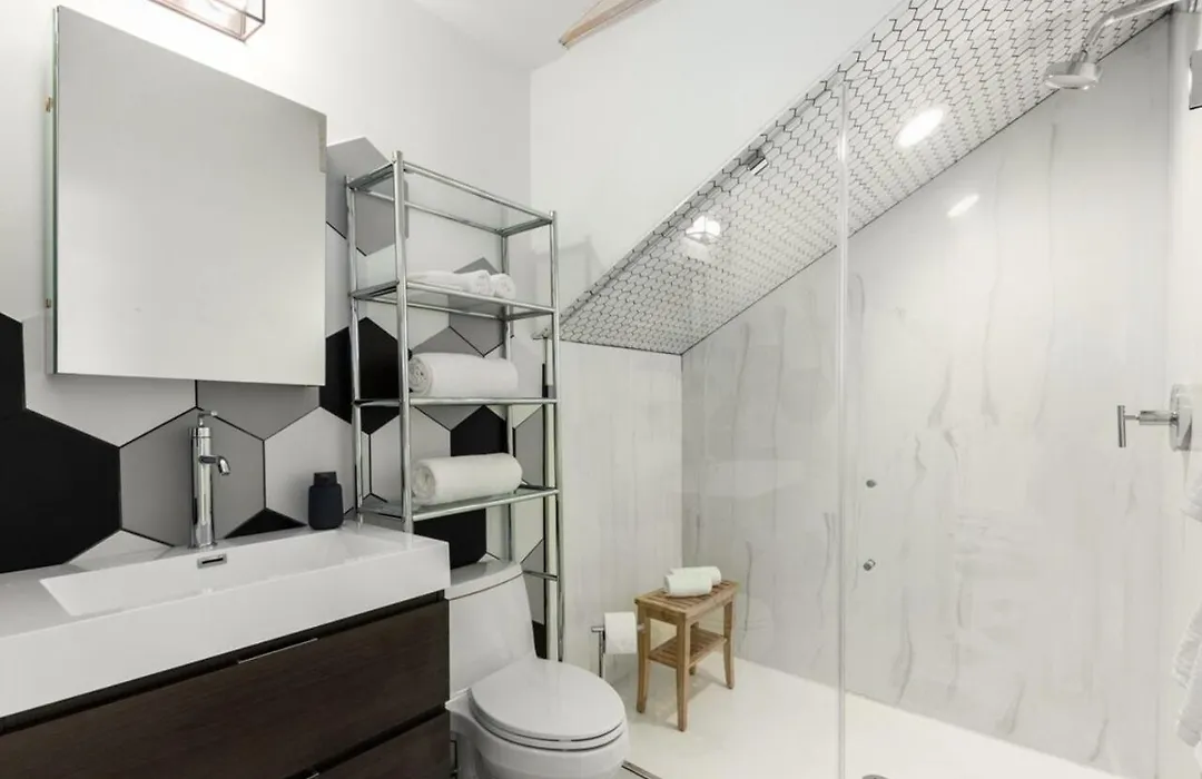 Chic Atl Stay - Private, Near Beltline - Parking-1