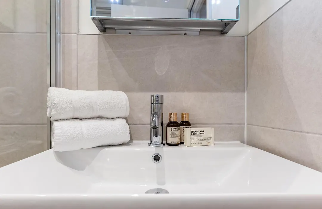 2Br Hideaway Steps To Edgware Rd Station & Hyde Park-1