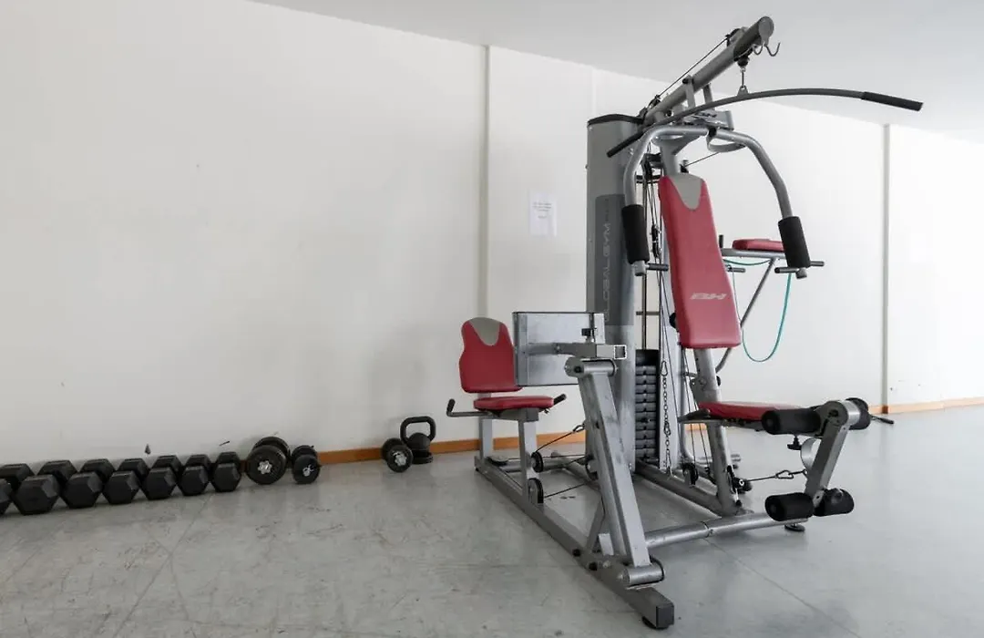 Nomad Horizon Spacious Apartment With Pool & Gym-1