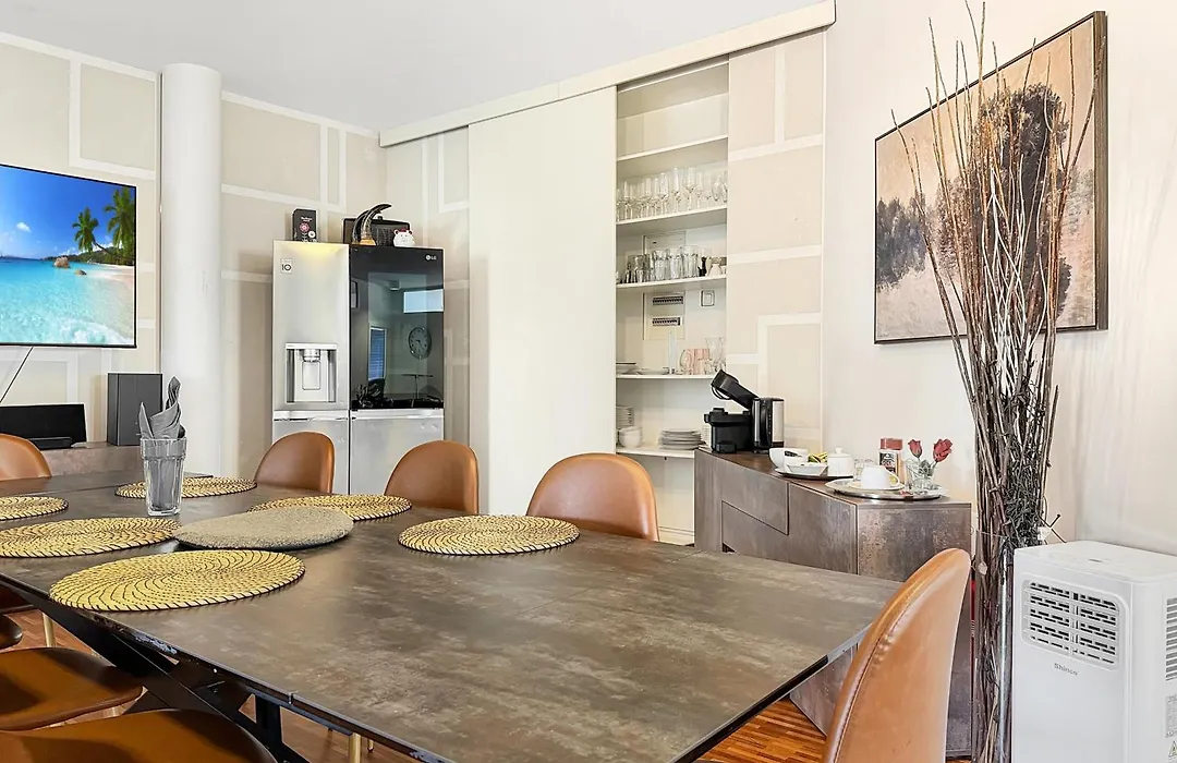 Geräumige 6-Schlafzimmer-Wohnung im Zentrum von München für 16 Gäste-1