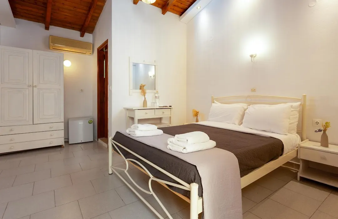 Wilde Rose Hotel-1