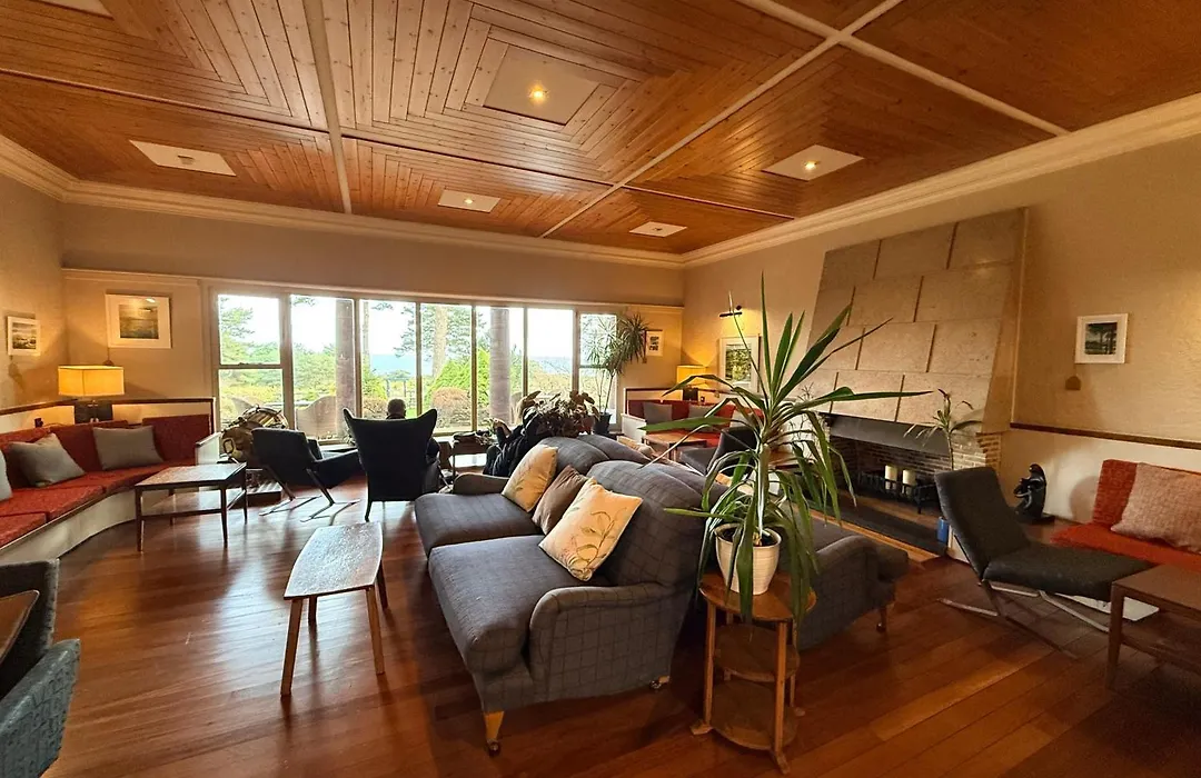 Knoll House-1