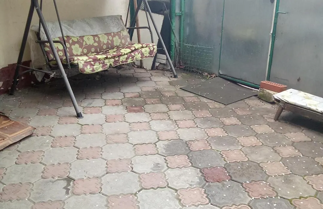 Рядом С Жд Вокзалом Привоз-1