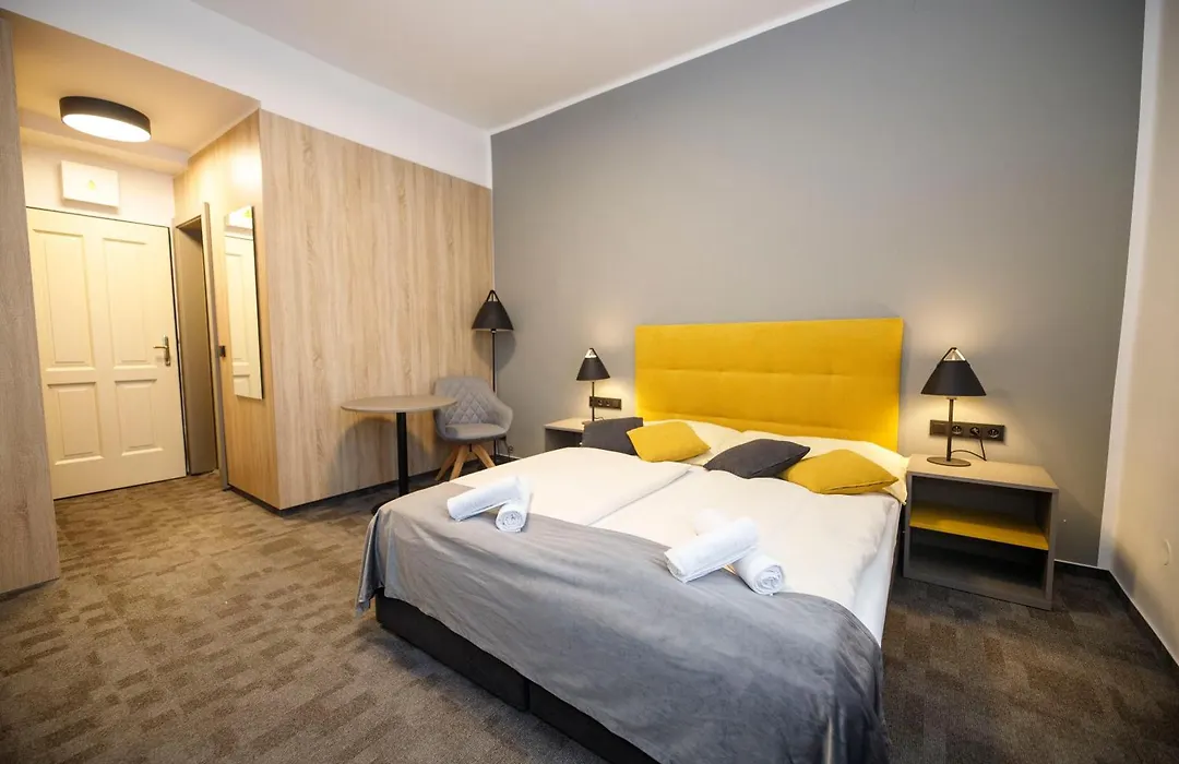 Hotel Praha-1